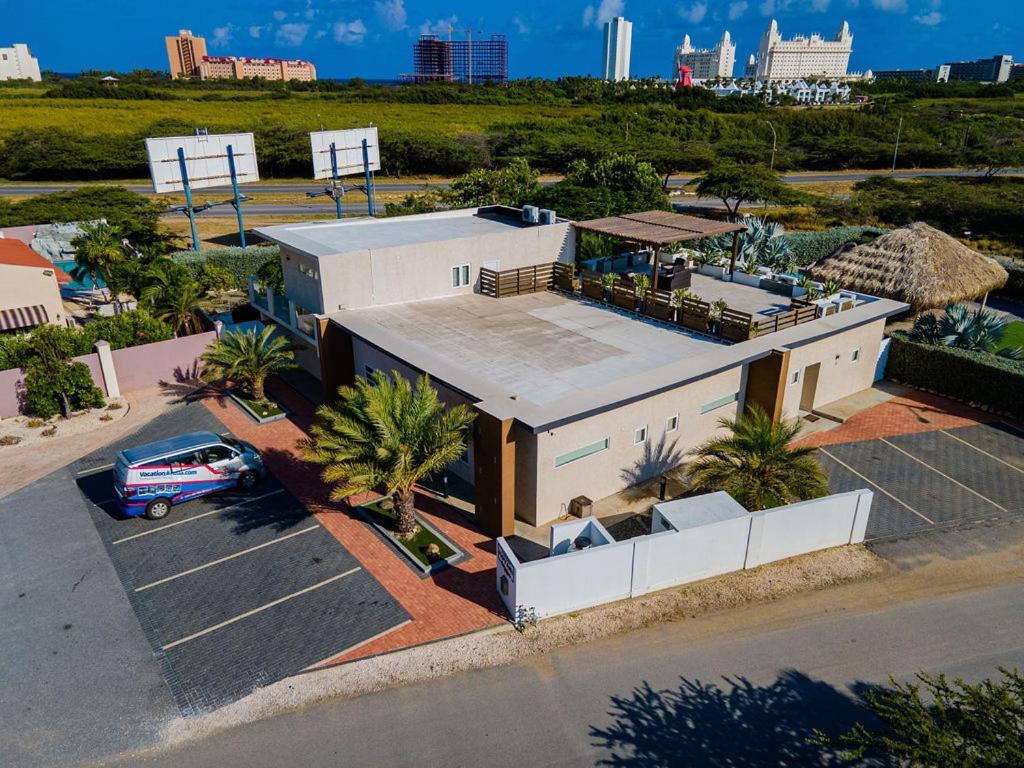 Koyari Modern Condos 9Br 7Ba Sleeps 26 W/ Pool And Roof Deck Palm Beach Bagian luar foto