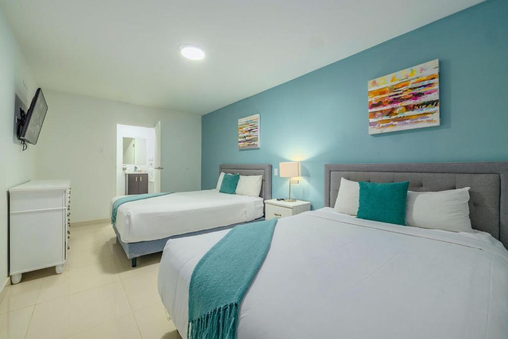 Koyari Modern Condos 9Br 7Ba Sleeps 26 W/ Pool And Roof Deck Palm Beach Bagian luar foto