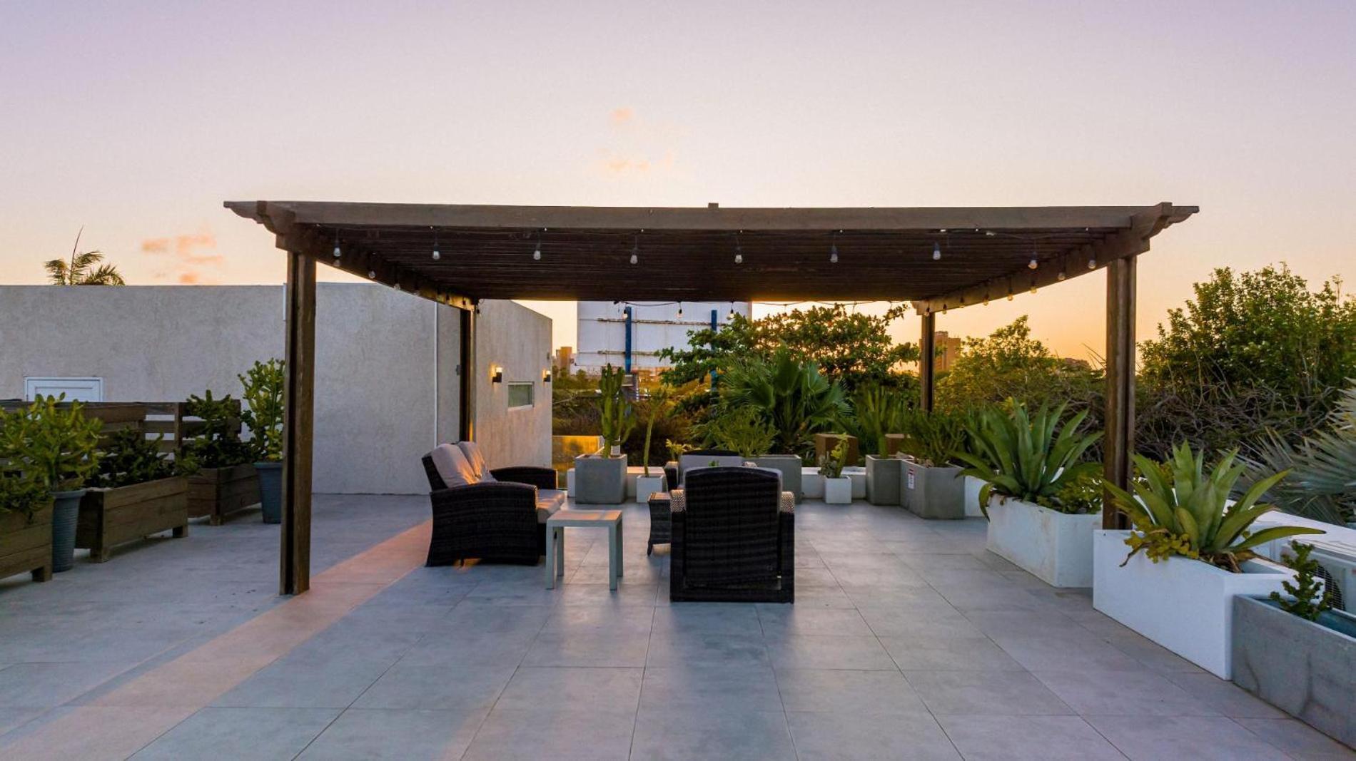 Koyari Modern Condos 9Br 7Ba Sleeps 26 W/ Pool And Roof Deck Palm Beach Bagian luar foto