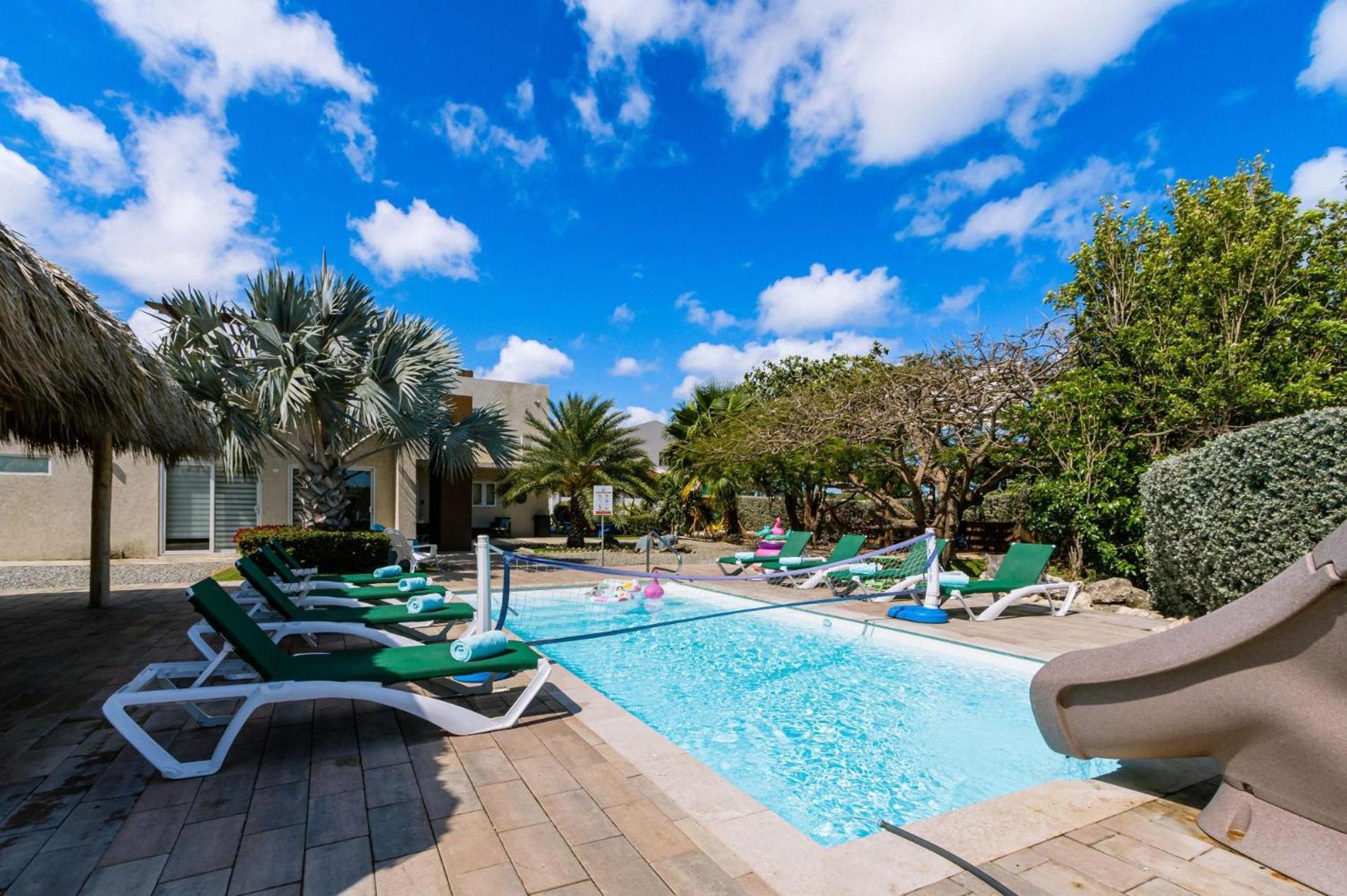 Koyari Modern Condos 9Br 7Ba Sleeps 26 W/ Pool And Roof Deck Palm Beach Bagian luar foto