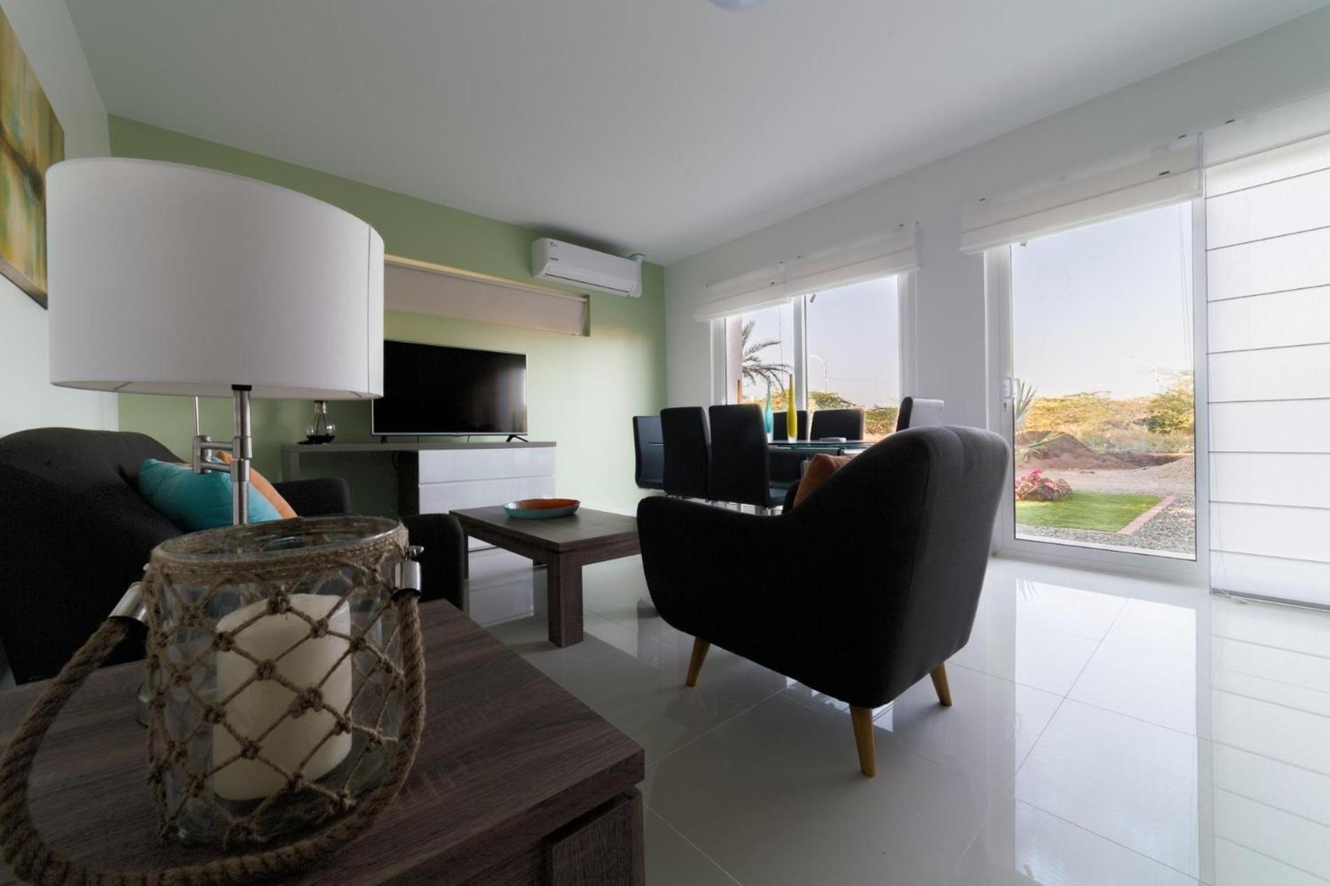 Koyari Modern Condos 9Br 7Ba Sleeps 26 W/ Pool And Roof Deck Palm Beach Bagian luar foto