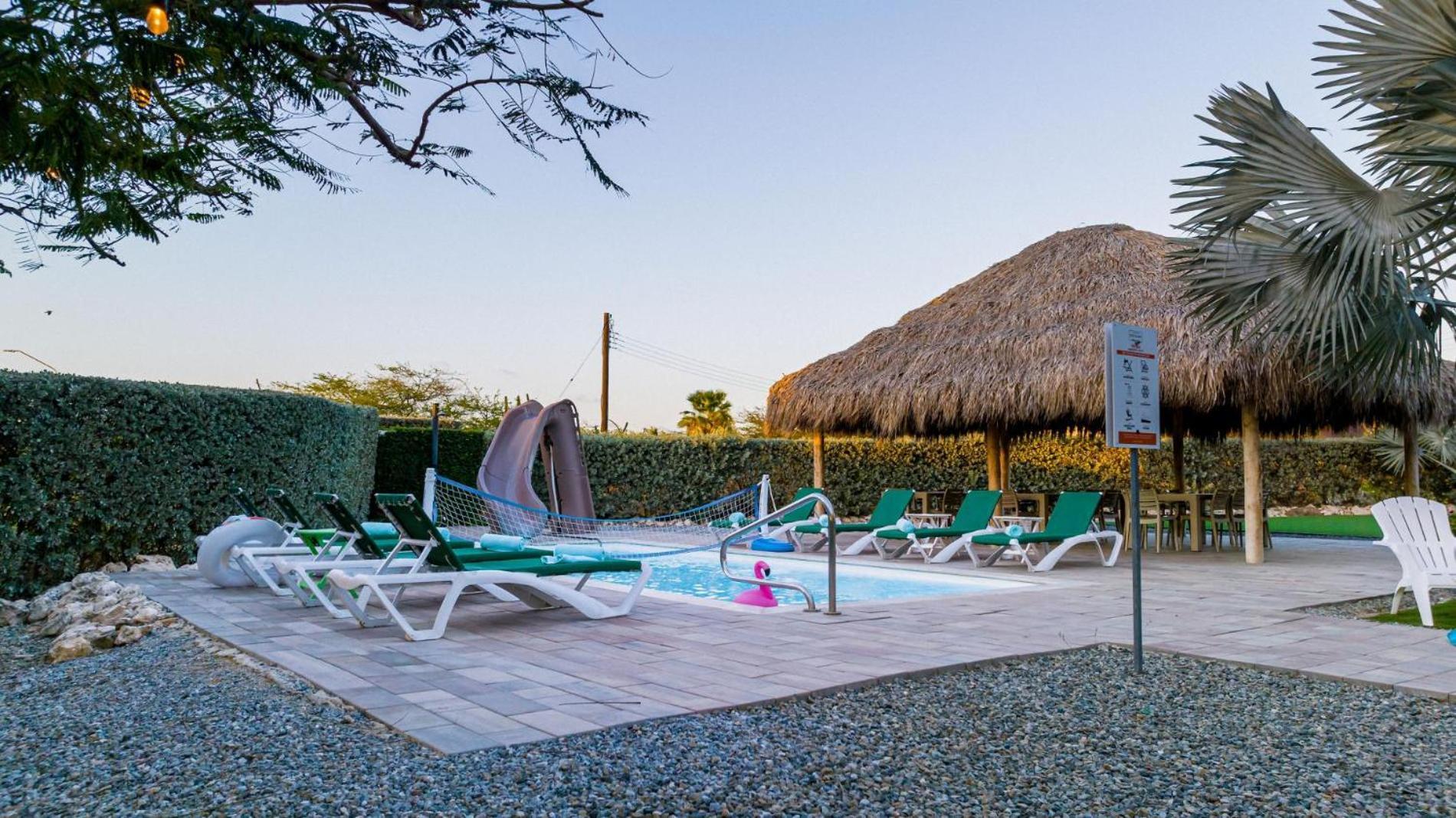 Koyari Modern Condos 9Br 7Ba Sleeps 26 W/ Pool And Roof Deck Palm Beach Bagian luar foto