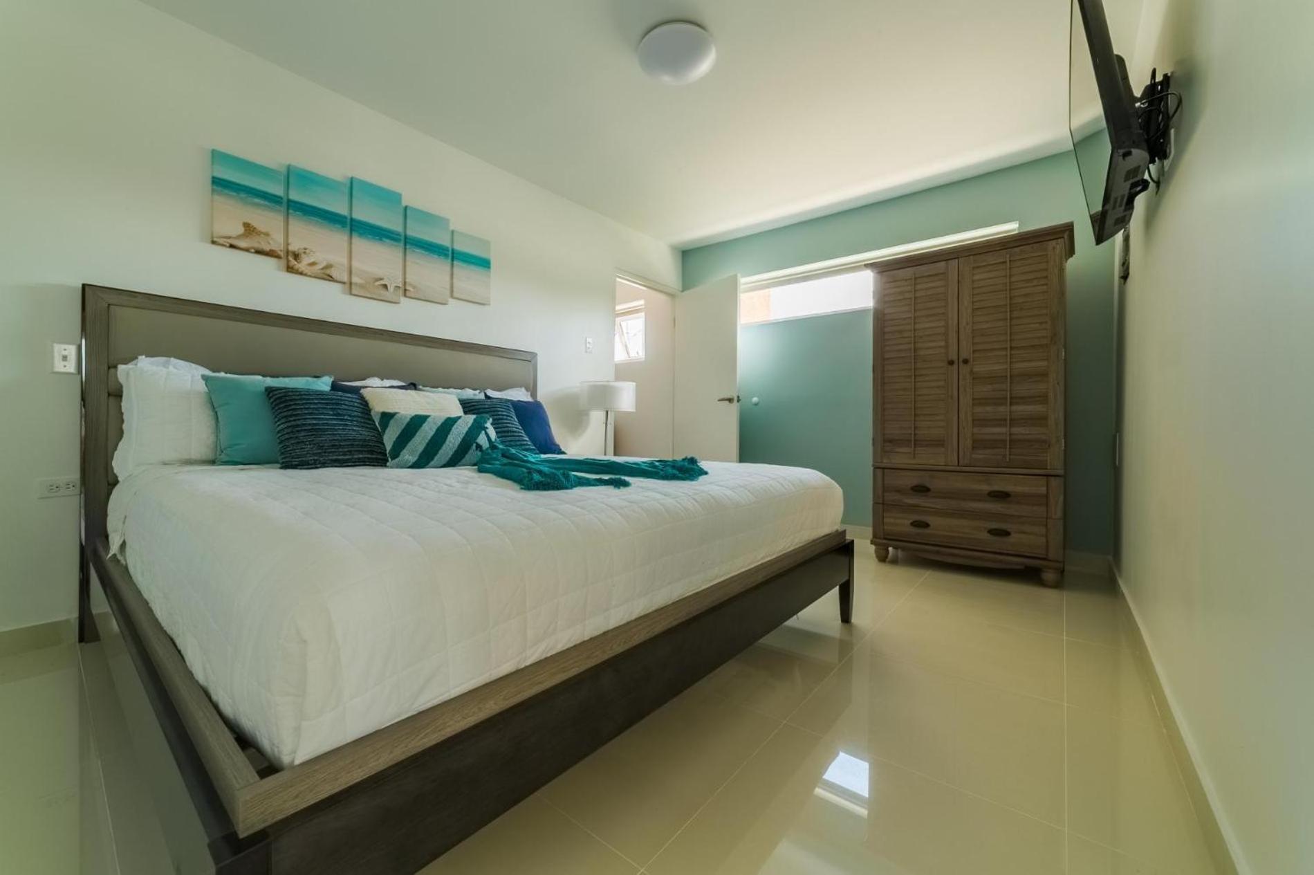Koyari Modern Condos 9Br 7Ba Sleeps 26 W/ Pool And Roof Deck Palm Beach Bagian luar foto